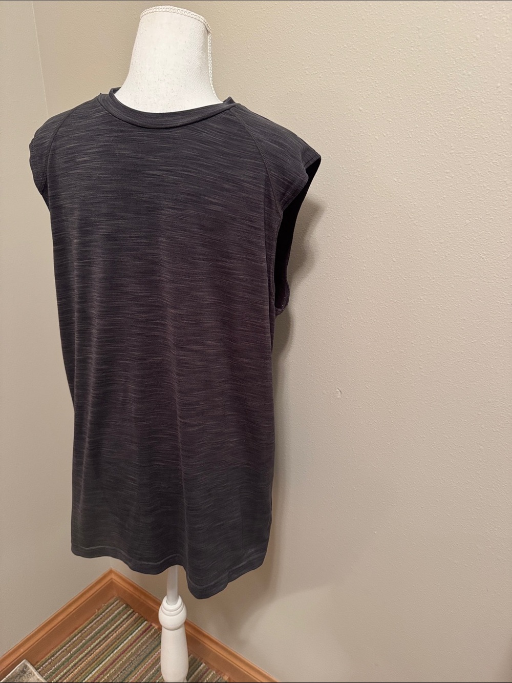 GAIAM Men's Dark Charcoal Heather Sleeveless Tank - Medium